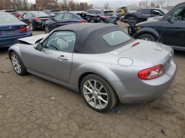 JM1NC2NF1B0218053 - 2011 MAZDA MX-5 MIATA SILVER photo 2