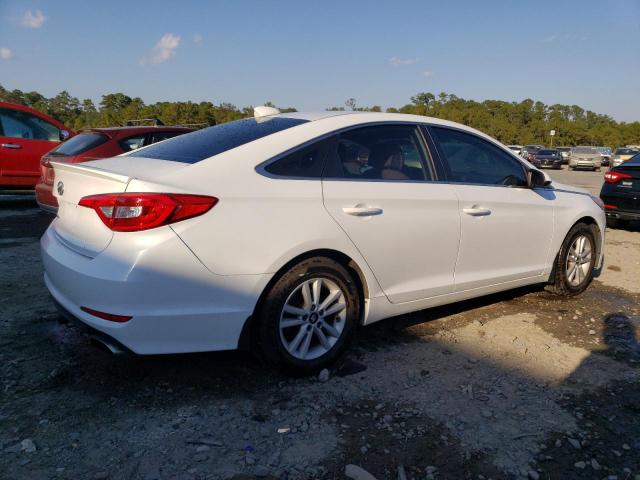 5NPE24AF6FH139202 - 2015 HYUNDAI SONATA SE WHITE photo 3