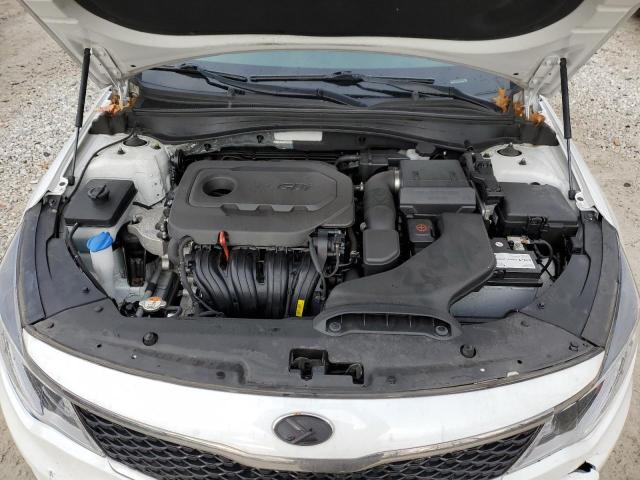 5XXGT4L37JG264965 - 2018 KIA OPTIMA LX WHITE photo 11