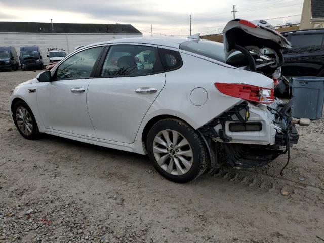 5XXGT4L37JG264965 - 2018 KIA OPTIMA LX WHITE photo 2