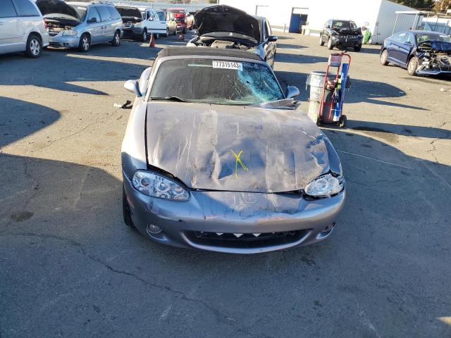JM1NB353720229413 - 2002 MAZDA MX-5 MIATA BASE SILVER photo 5