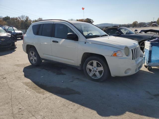 1J8FT47047D418703 - 2007 JEEP COMPASS WHITE photo 4