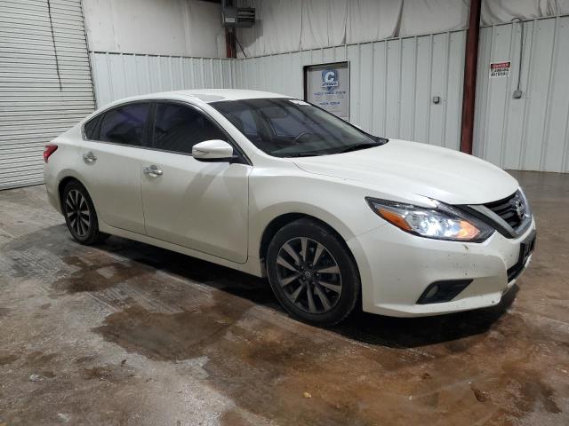 1N4AL3APXHC147306 - 2017 NISSAN ALTIMA 2.5 WHITE photo 4