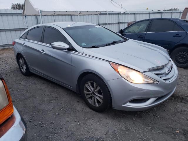 5NPEB4AC0BH181218 - 2011 HYUNDAI SONATA GLS SILVER photo 4