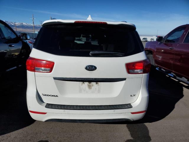 KNDMB5C13G6162130 - 2016 KIA SEDONA LX WHITE photo 6