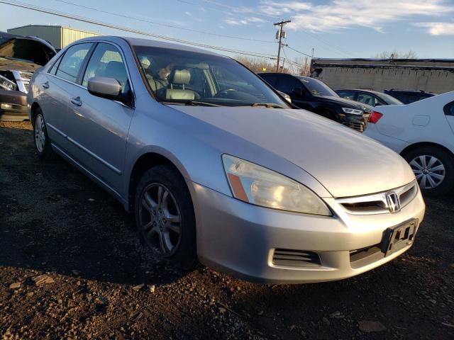 1HGCM56887A199624 - 2007 HONDA ACCORD EX SILVER photo 4