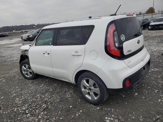 KNDJN2A23J7605463 - 2018 KIA SOUL WHITE photo 2