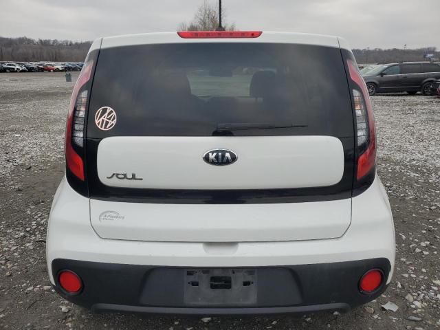 KNDJN2A23J7605463 - 2018 KIA SOUL WHITE photo 6