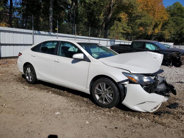 4T1BF1FK5FU064456 - 2015 TOYOTA CAMRY LE WHITE photo 4