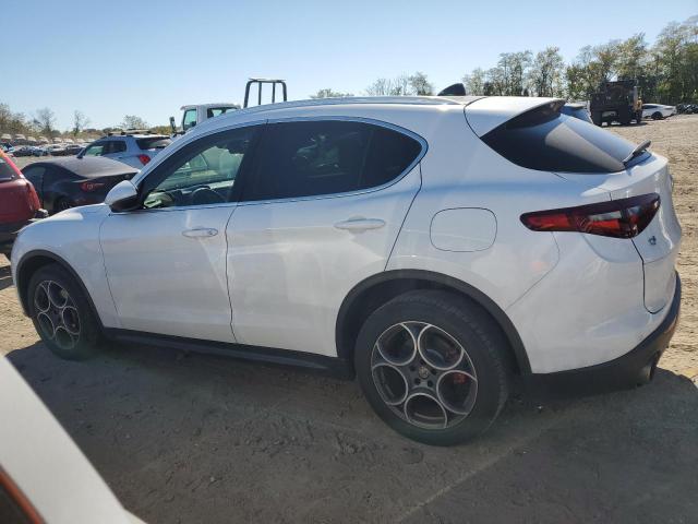 ZASPAKBN2K7C49899 - 2019 ALFA ROMEO STELVIO TI WHITE photo 2
