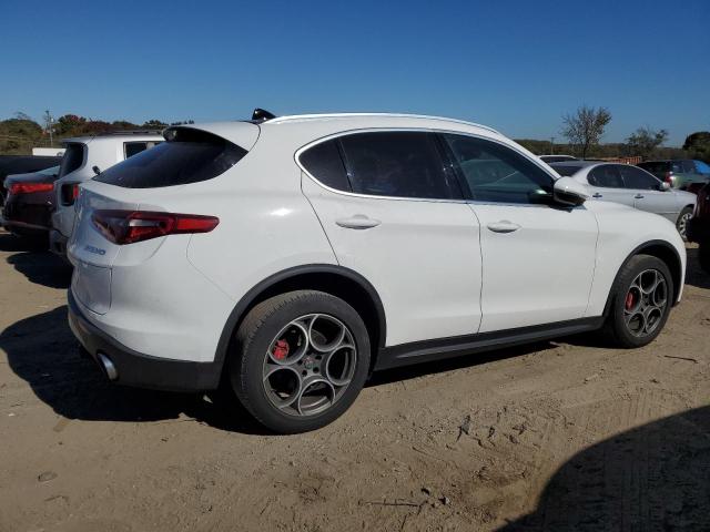ZASPAKBN2K7C49899 - 2019 ALFA ROMEO STELVIO TI WHITE photo 3