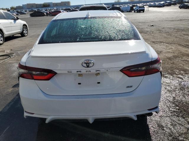 4T1G11AK2PU742111 - 2023 TOYOTA CAMRY SE NIGHT SHADE WHITE photo 6