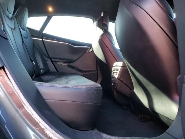 5YJSA1E14HF180531 - 2017 TESLA MODEL S Մոխրագույն լուսանկար 11