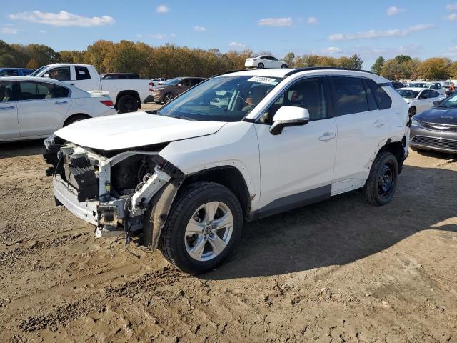 2T3W1RFV9MW108715 - 2021 TOYOTA RAV4 XLE WHITE photo 1