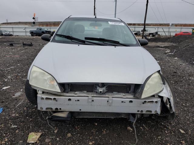 1FAFP34N65W205846 - 2005 FORD FOCUS ZX4 SILVER photo 5