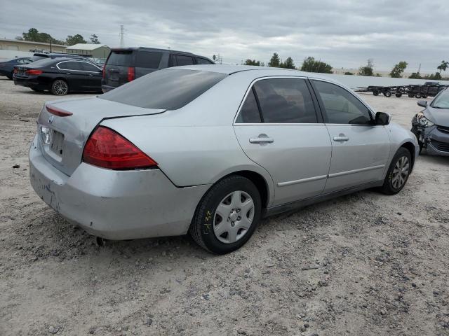 1HGCM56487A147231 - 2007 HONDA ACCORD LX SILVER photo 3