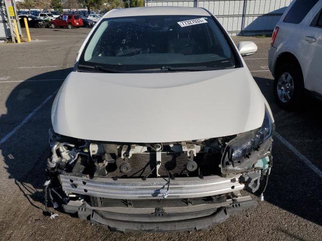 JTDKARFP4J3095967 - 2018 TOYOTA PRIUS PRIM WHITE photo 5