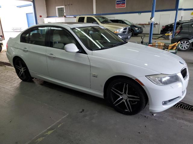 WBAPK5G55BNN31463 - 2011 BMW 328 XI SULEV WHITE photo 4