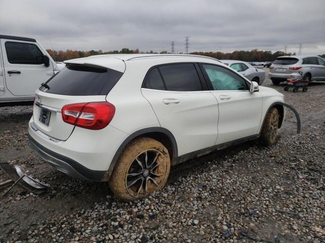 WDCTG4EB2HJ304585 - 2017 MERCEDES-BENZ GLA 250 WHITE photo 3