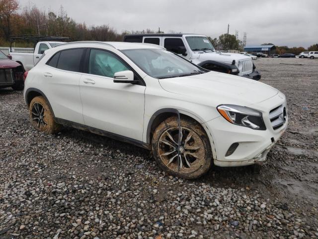 WDCTG4EB2HJ304585 - 2017 MERCEDES-BENZ GLA 250 WHITE photo 4