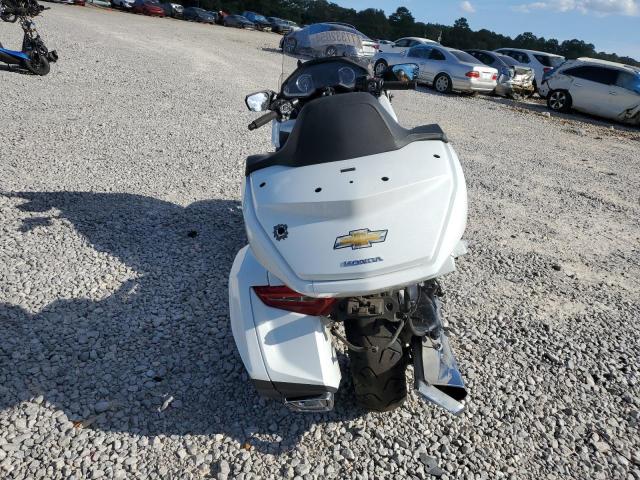 JH2SC7958JK003099 - 2018 HONDA GL1800 D WHITE photo 4