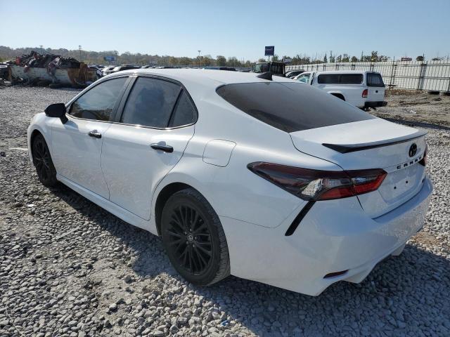 4T1G11AK9NU022494 - 2022 TOYOTA CAMRY SE WHITE photo 2