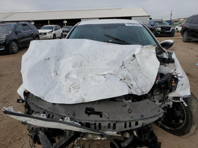 5XXGU4L38JG238730 - 2018 KIA OPTIMA EX WHITE photo 5