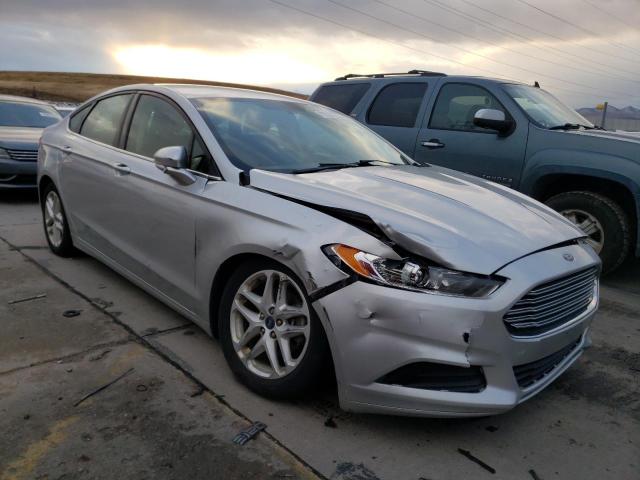 3FA6P0H72FR265475 - 2015 FORD FUSION SE SILVER photo 4