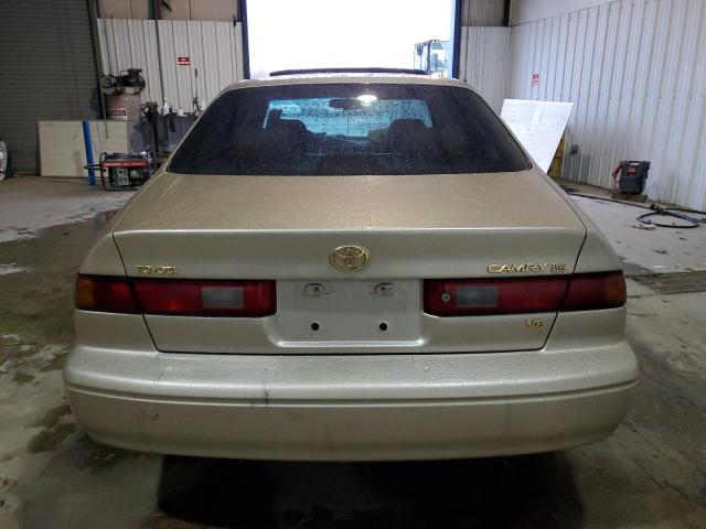 4T1BF28K0WU062794 - 1998 TOYOTA CAMRY CE BEIGE photo 6