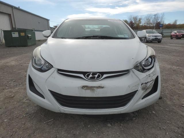 5NPDH4AE7GH736748 - 2016 HYUNDAI ELANTRA SE WHITE photo 5