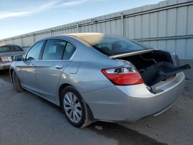 1HGCR2F74DA028937 - 2013 HONDA ACCORD EX SILVER photo 2