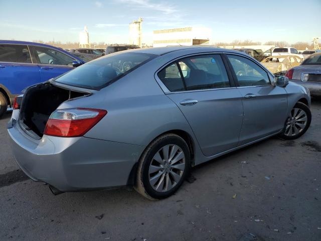 1HGCR2F74DA028937 - 2013 HONDA ACCORD EX SILVER photo 3