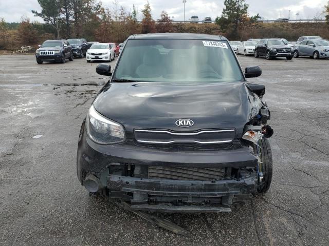 KNDJN2A2XJ7590489 - 2018 KIA SOUL BLACK photo 5