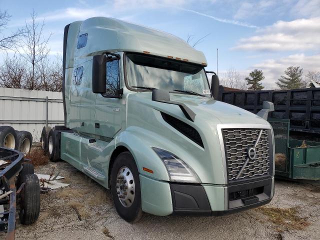 4V4NC9EH1KN237719 - 2019 VOLVO VN VNL GREEN photo 1