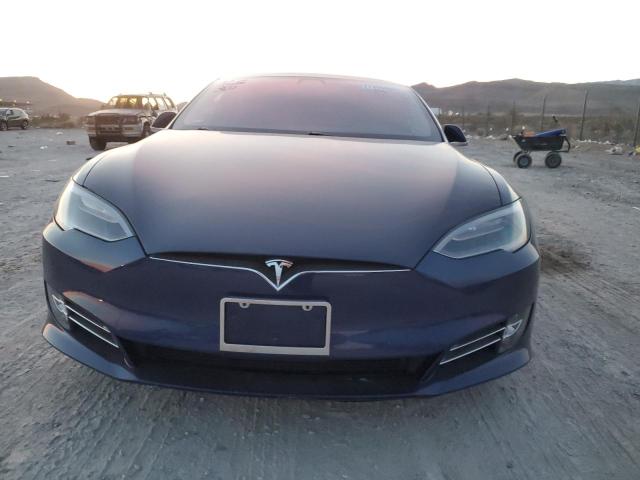 5YJSA1E2XHF180221 - 2017 TESLA MODEL S ლურჯი ფოტო 5