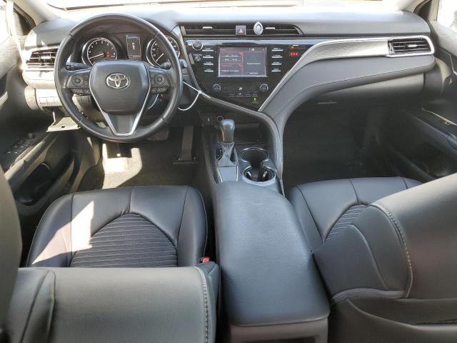 4T1B11HK6JU024973 - 2018 TOYOTA CAMRY L SILVER photo 8