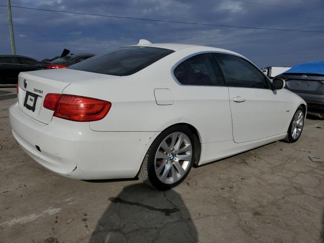 WBAKE3C54BE558164 - 2011 BMW 328 I WHITE photo 3