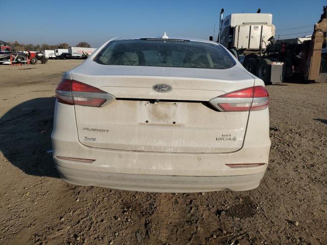 3FA6P0LU5KR220747 - 2019 FORD FUSION SE WHITE photo 6