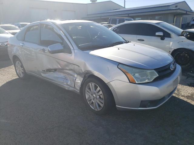 1FAHP3HN6AW259158 - 2010 FORD FOCUS SEL GRAY photo 4