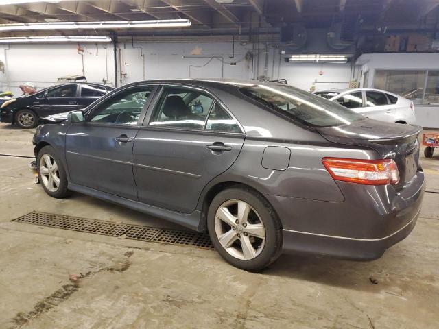 4T1BF3EK9AU063526 - 2010 TOYOTA CAMRY BASE GRAY photo 2