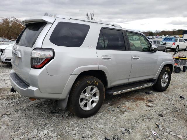 JTEZU5JR2J5172827 - 2018 TOYOTA 4RUNNER SR5 SILVER photo 3