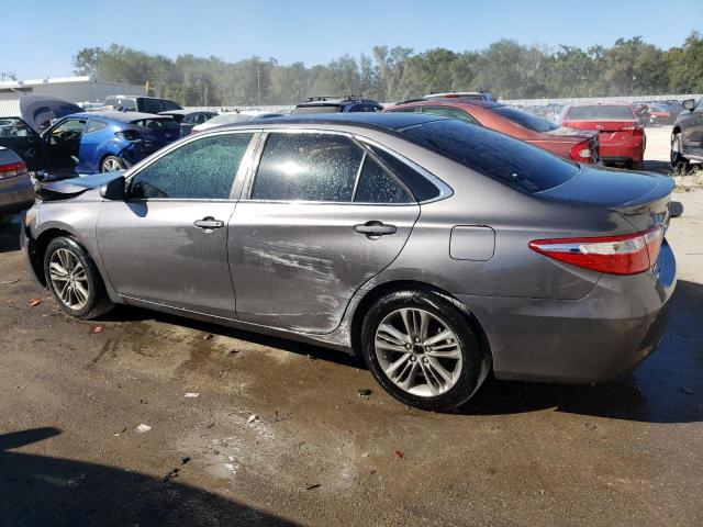 4T1BF1FK5FU002412 - 2015 TOYOTA CAMRY LE SILVER photo 2