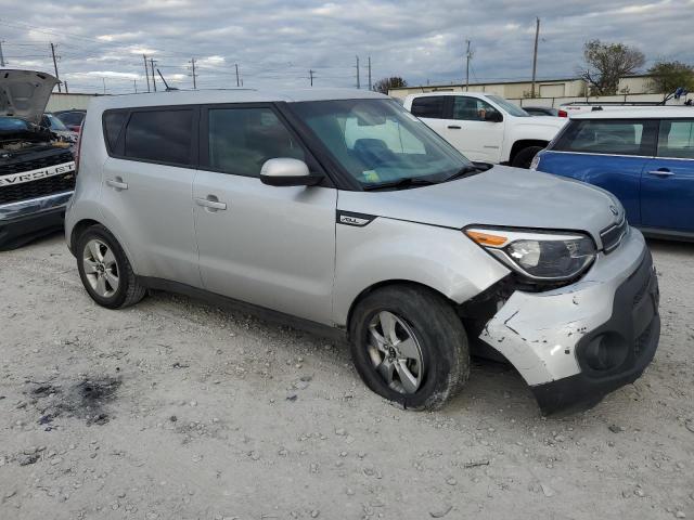 KNDJN2A24J7596479 - 2018 KIA SOUL SILVER photo 4