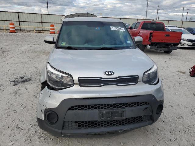 KNDJN2A24J7596479 - 2018 KIA SOUL SILVER photo 5