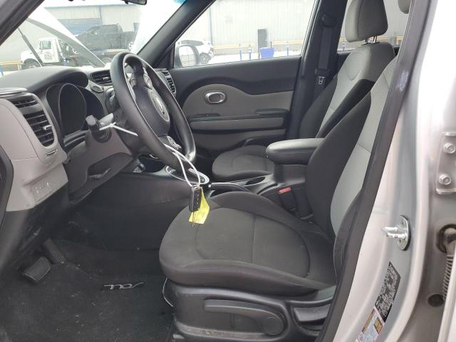 KNDJN2A24J7596479 - 2018 KIA SOUL SILVER photo 7