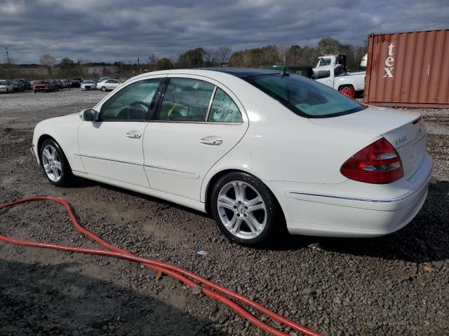 WDBUF70J15A622172 - 2005 MERCEDES-BENZ E 500 WHITE photo 2