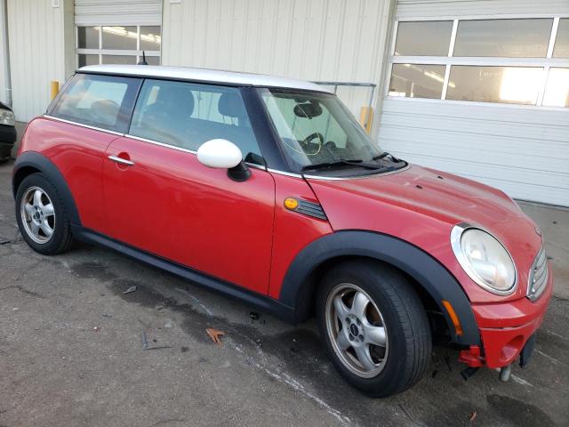 WMWMF3C51ATZ26512 - 2010 MINI COOPER RED photo 4