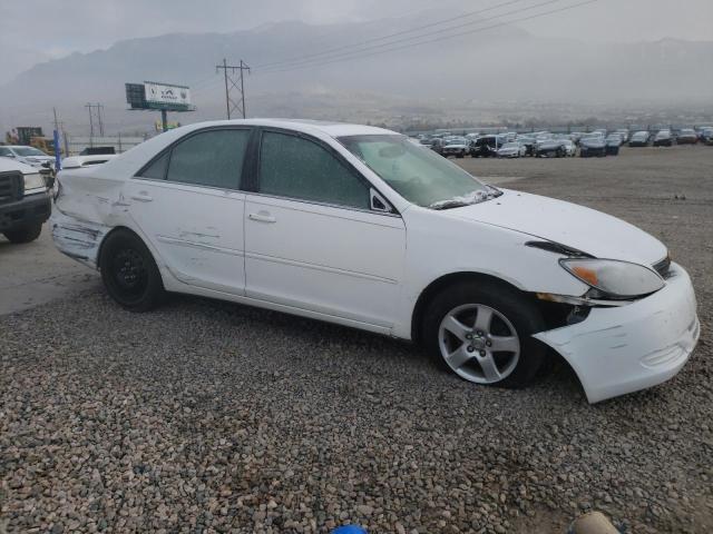 JTDBE32K220066692 - 2002 TOYOTA CAMRY LE WHITE photo 4