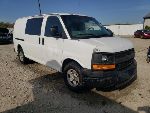 1GCFG154481198501 - 2008 CHEVROLET EXPRESS G1 WHITE photo 4