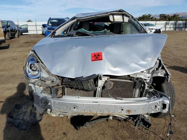 JTDKDTB32F1114431 - 2015 TOYOTA PRIUS C SILVER photo 5